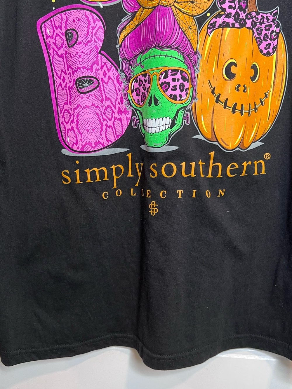 Simply Southern Black Long Sleeve Tee ‘Hey Boo’ Halloween Graphics. Size Small. - Picture 10 of 12